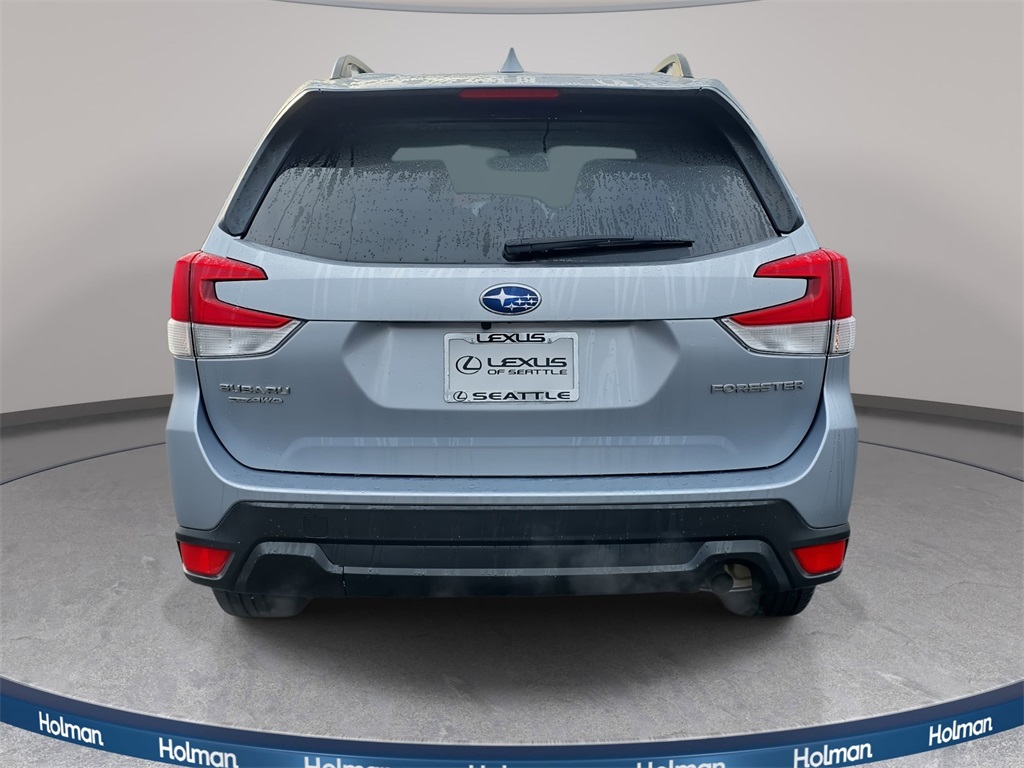 2020 Subaru Forester Premium photo 3