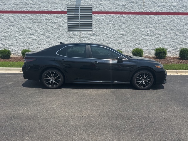 2024 Toyota Camry SE photo 3