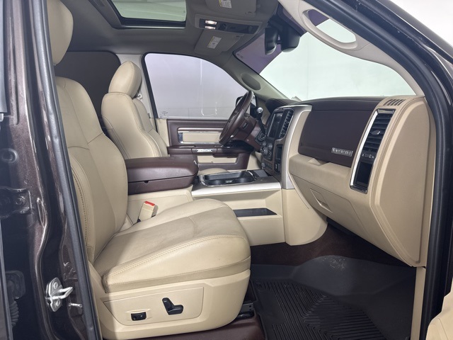 2016 Ram 3500 Laramie photo 4