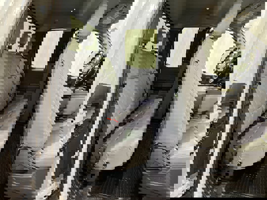 New 2025 OXFORD WHITE Ford XL image 18