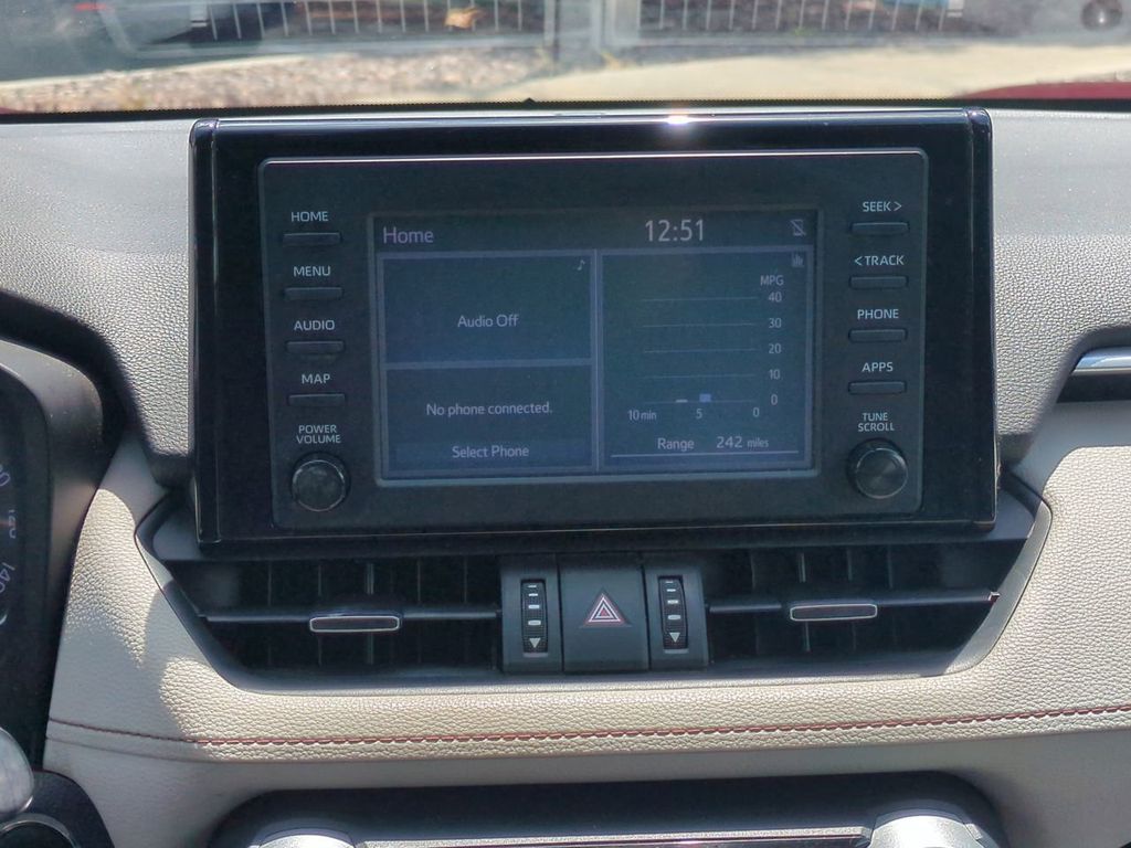 2019 Toyota RAV4 XLE Premium photo 17