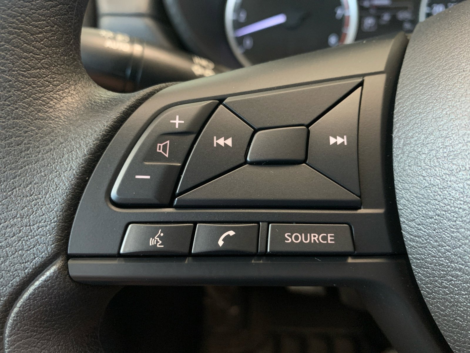 2025 Nissan Versa S photo 3
