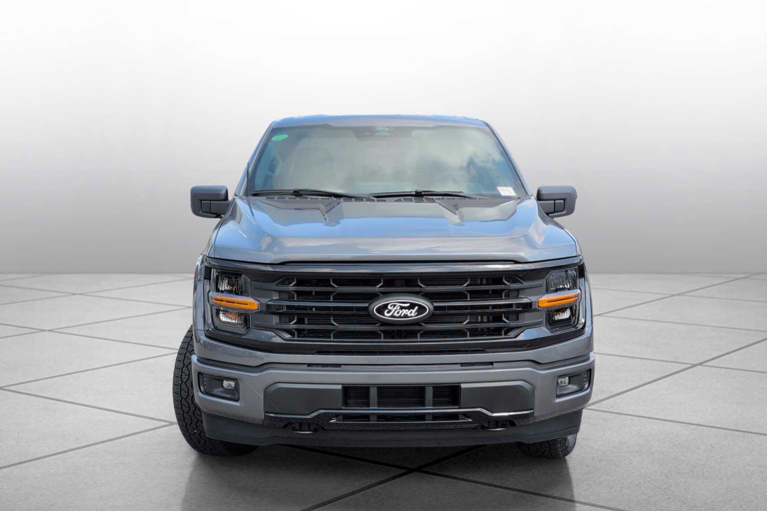 2025 Ford F-150 XLT photo 2