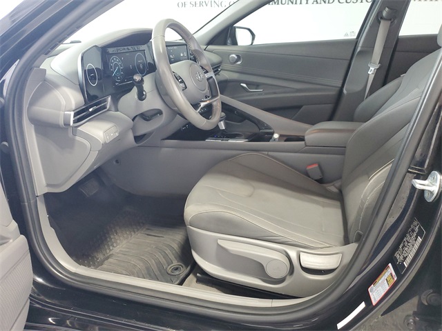 2022 Hyundai Elantra SEL Convenience photo 9
