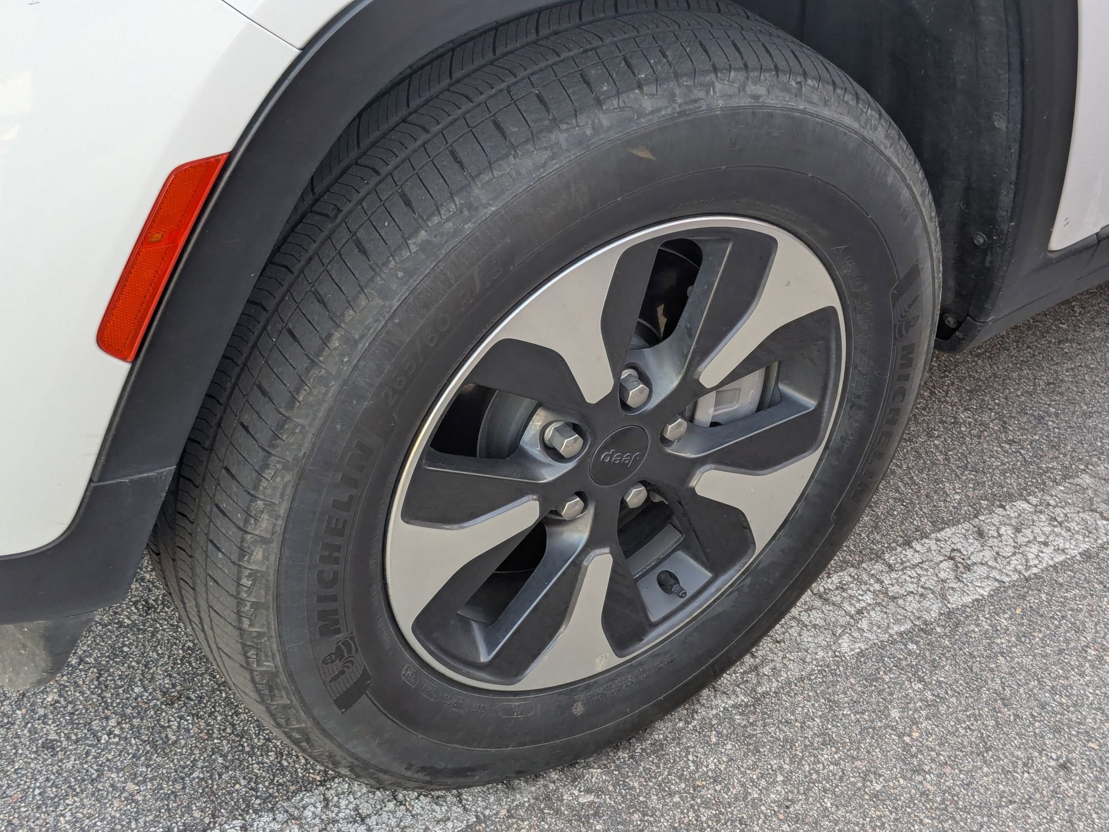 2024 Jeep Cherokee Limited 4xe photo 4