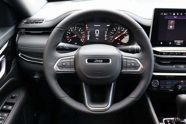 2025 Jeep Compass Altitude photo 13
