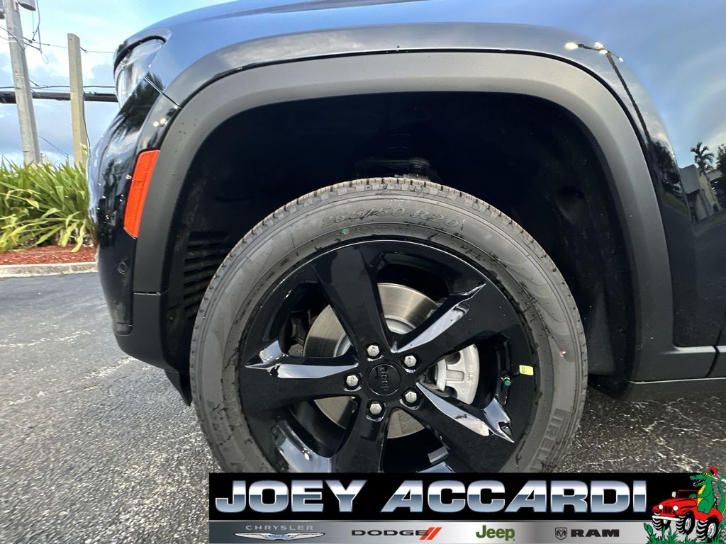 2025 Jeep Grand Cherokee Limited photo 10
