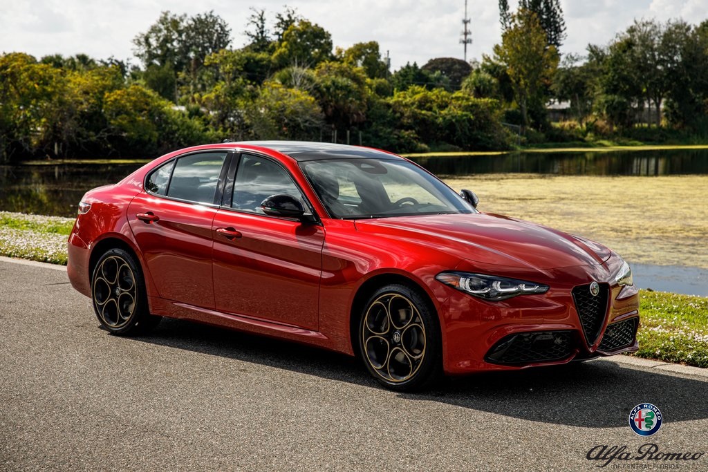 2025 Alfa Romeo Giulia Intensa