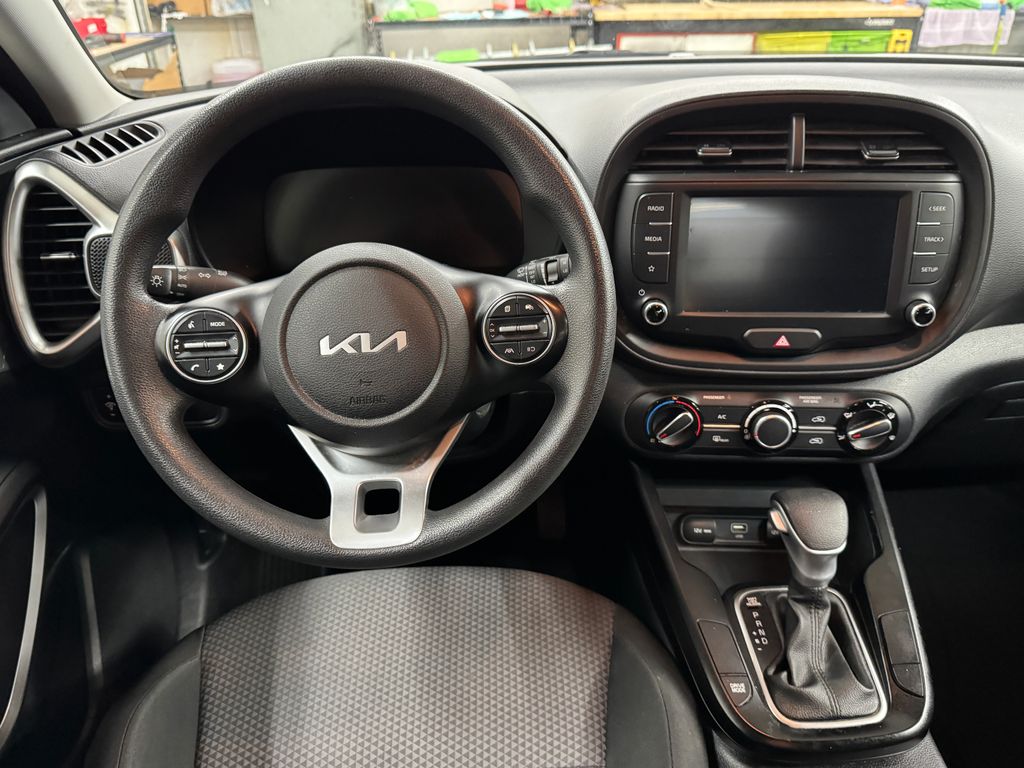 2023 Kia Soul LX photo 16