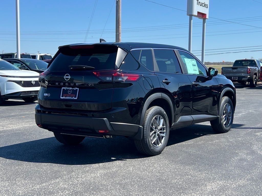 2025 Nissan Rogue S photo 4