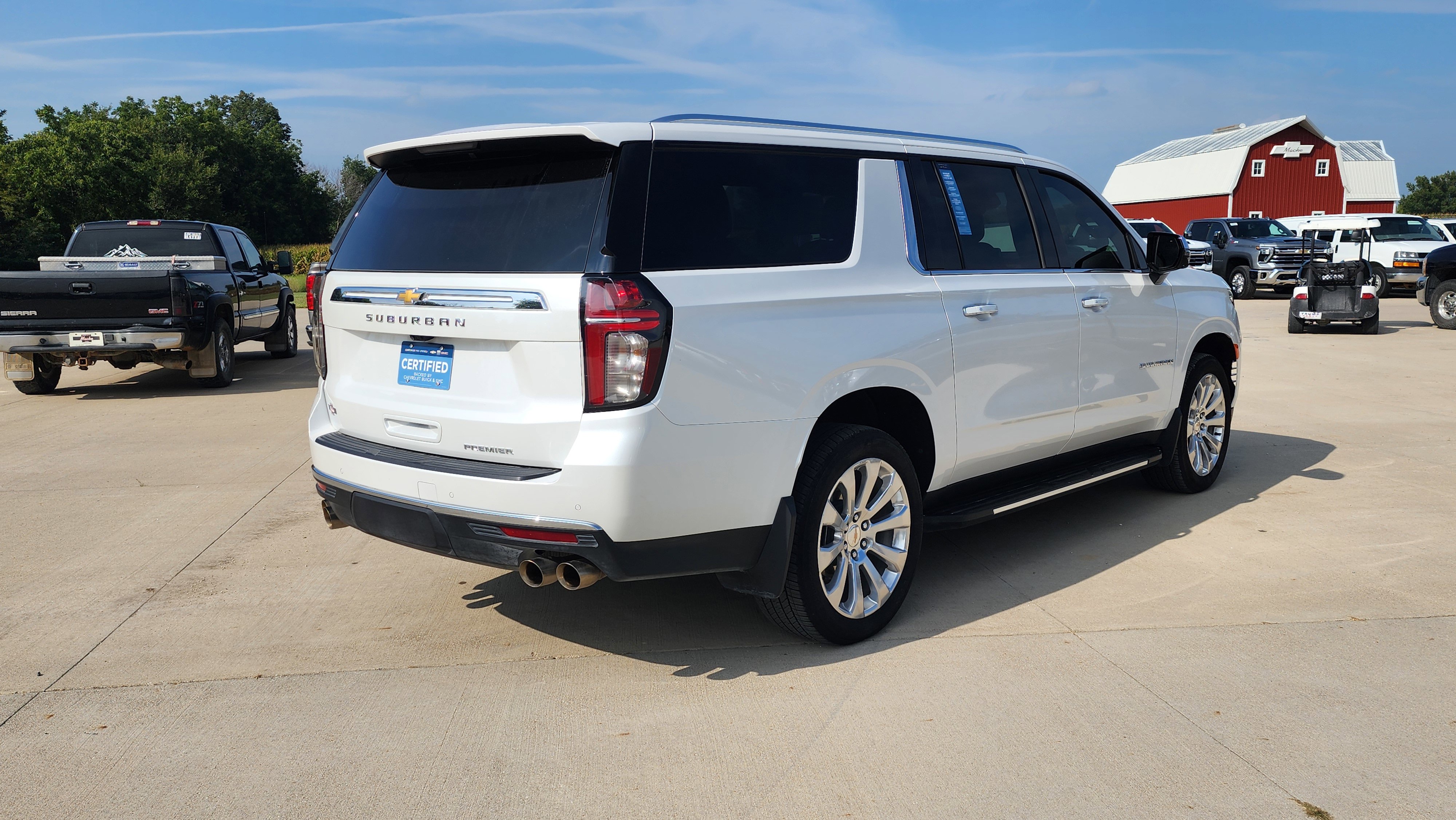 2024 Chevrolet Suburban Premier photo 3