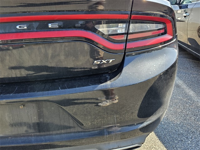 2016 Dodge Charger SXT photo 15