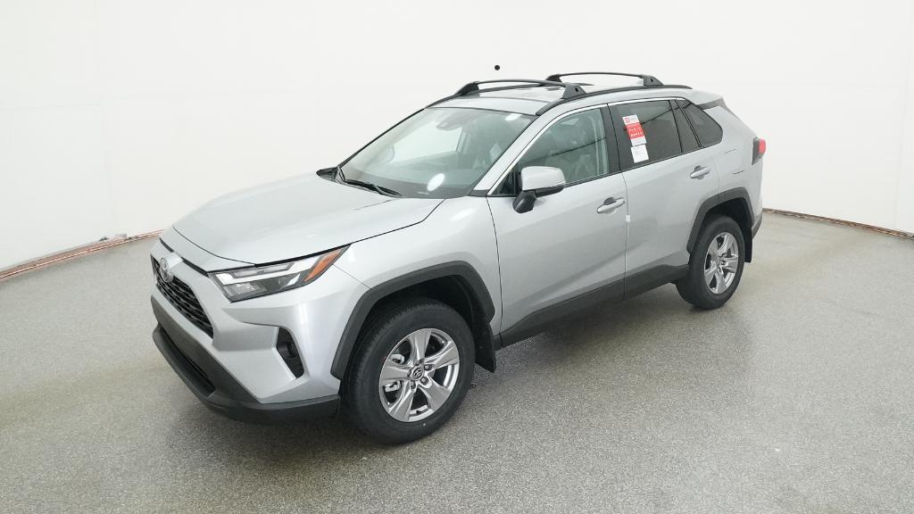 2025 Toyota RAV4 XLE's photo