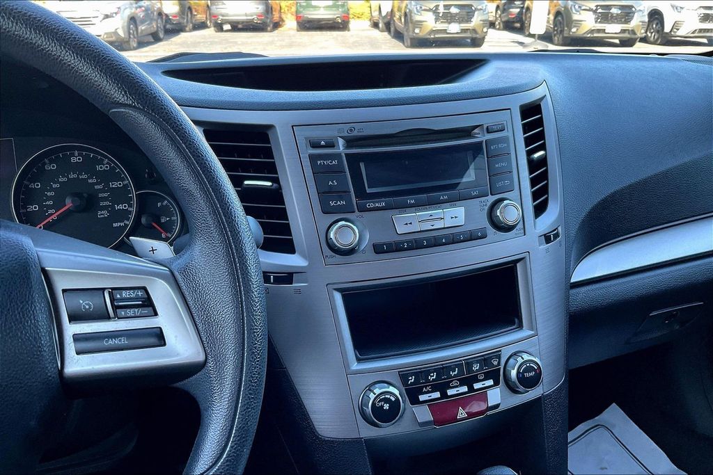 2013 Subaru Legacy 2.5i photo 3
