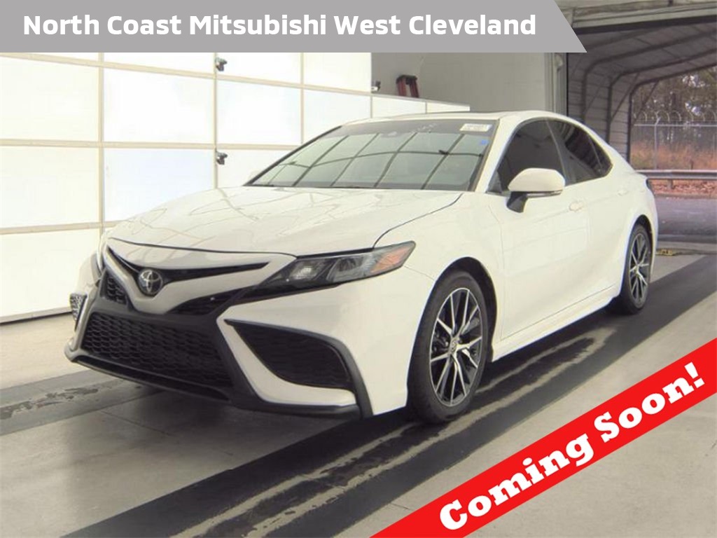 2024 Toyota Camry SE's photo