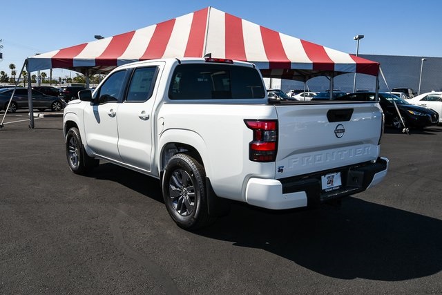 2025 Nissan Frontier SV photo 3