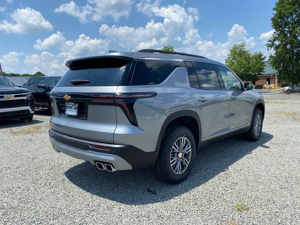 2025 Chevrolet Traverse photo 3