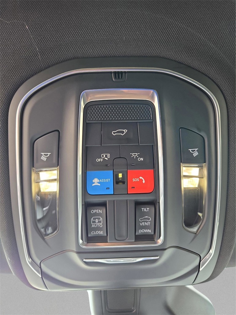 2025 Jeep Grand Cherokee Altitude X photo 19