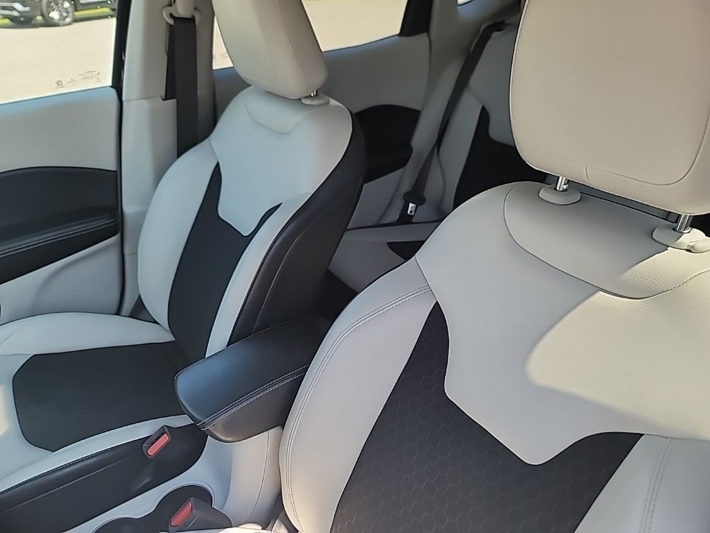 2017 Jeep Compass Latitude photo 8