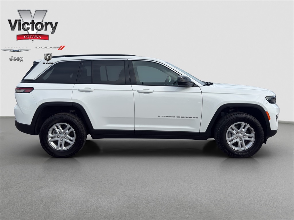 2025 Jeep Grand Cherokee Laredo photo 7