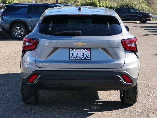 2024 Chevrolet Trax LS photo 4