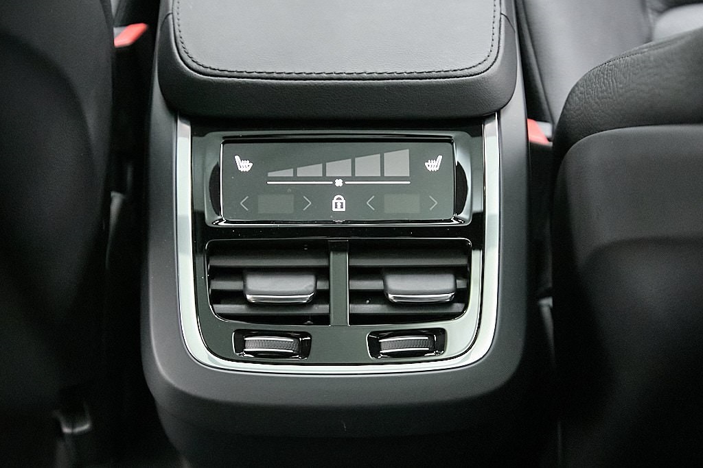 2023 VOLVO XC90 - Image 28