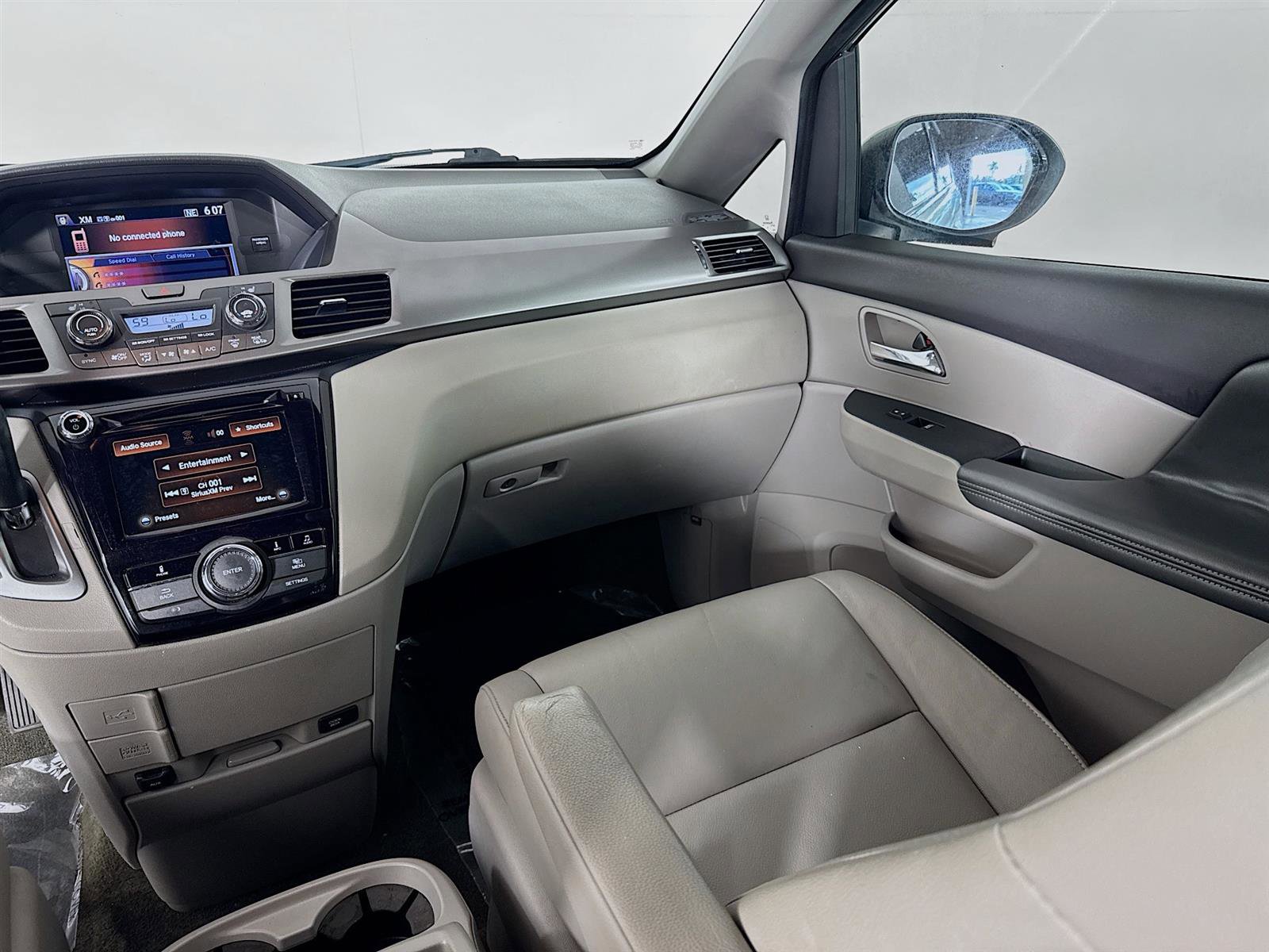 2016 Honda Odyssey EX-L photo 23
