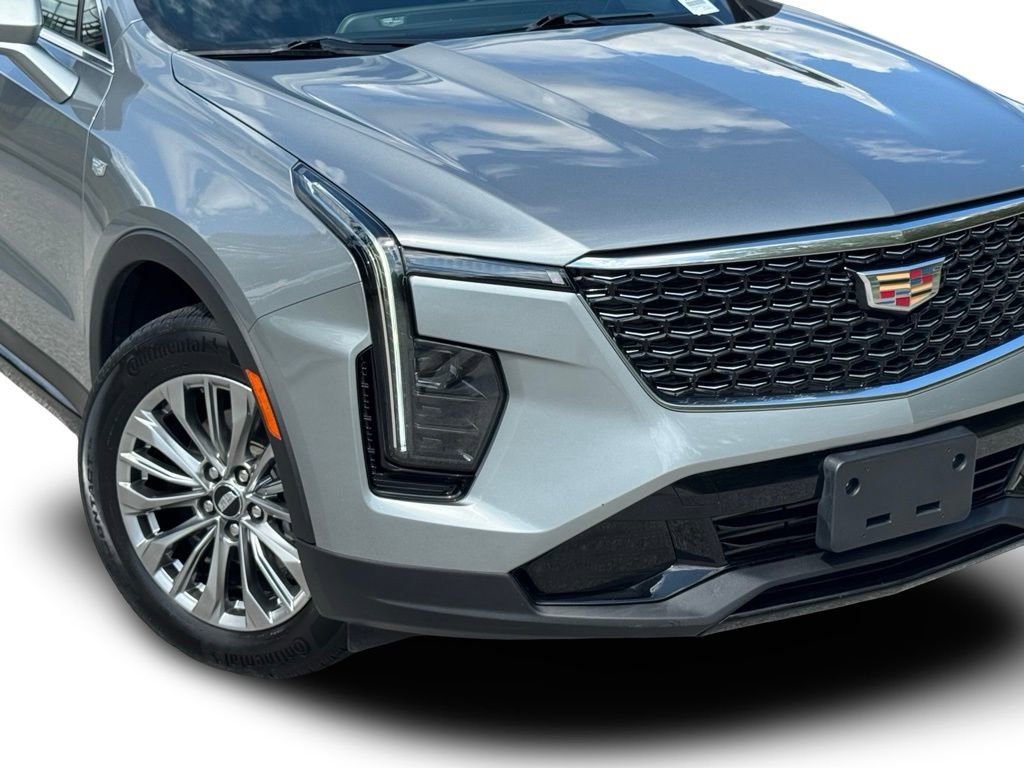 2024 Cadillac XT4 Premium Luxury photo 3