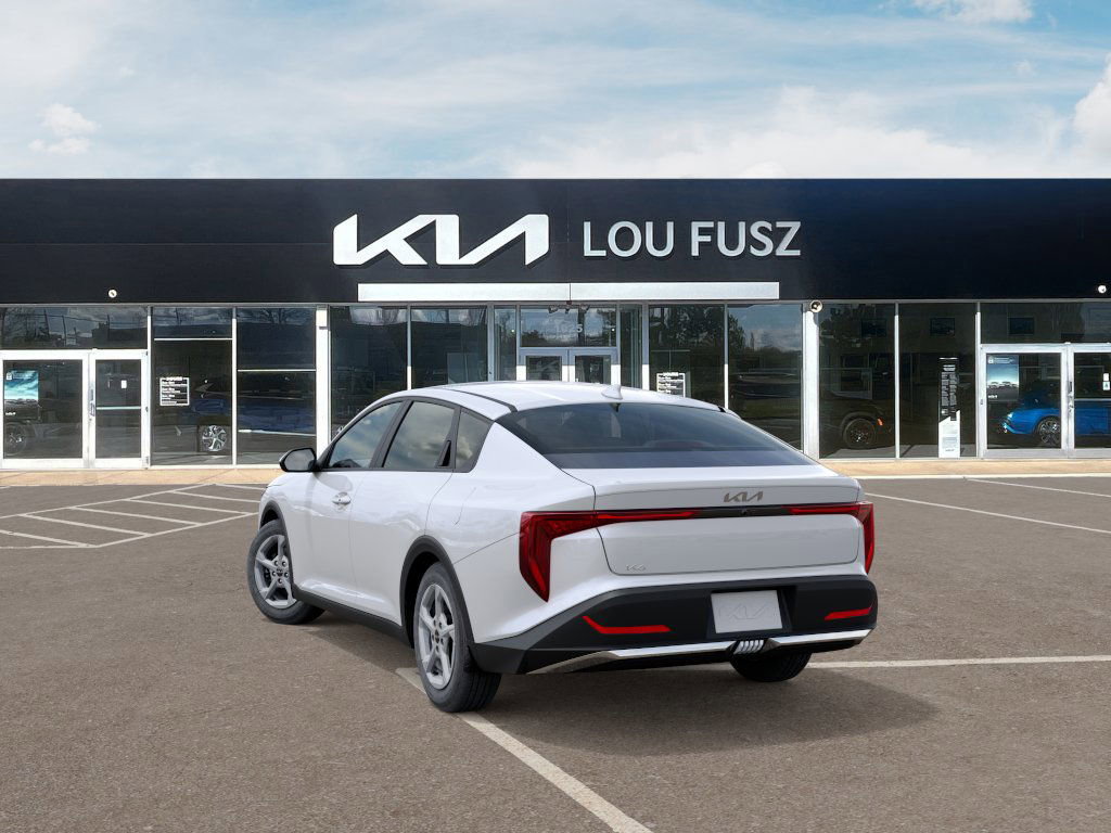 2025 Kia K4 LXS photo 2