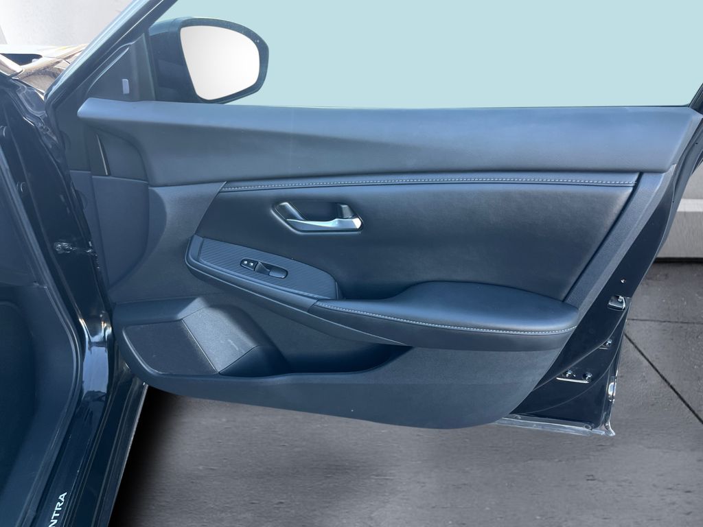 2022 Nissan Sentra SV photo 15