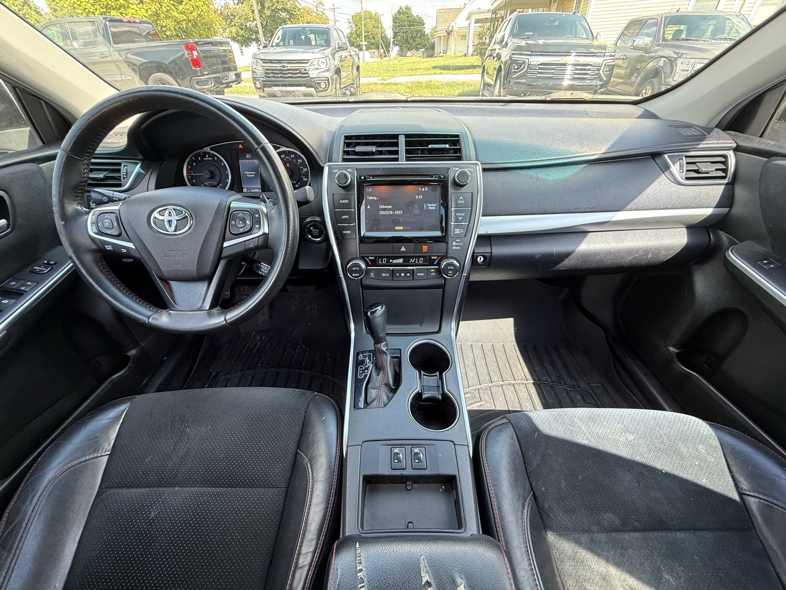 2015 Toyota Camry XSE photo 14