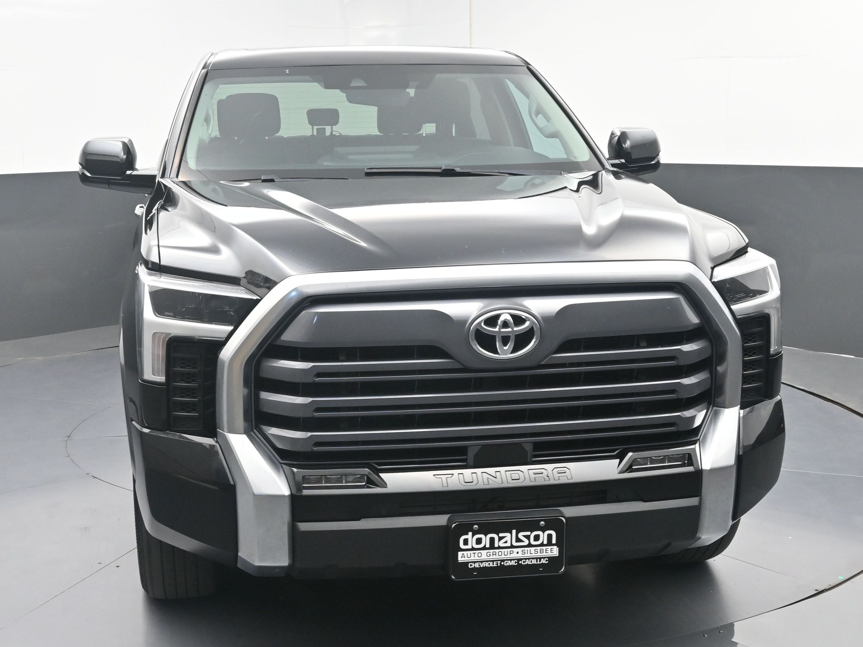 2023 Toyota Tundra Limited photo 2