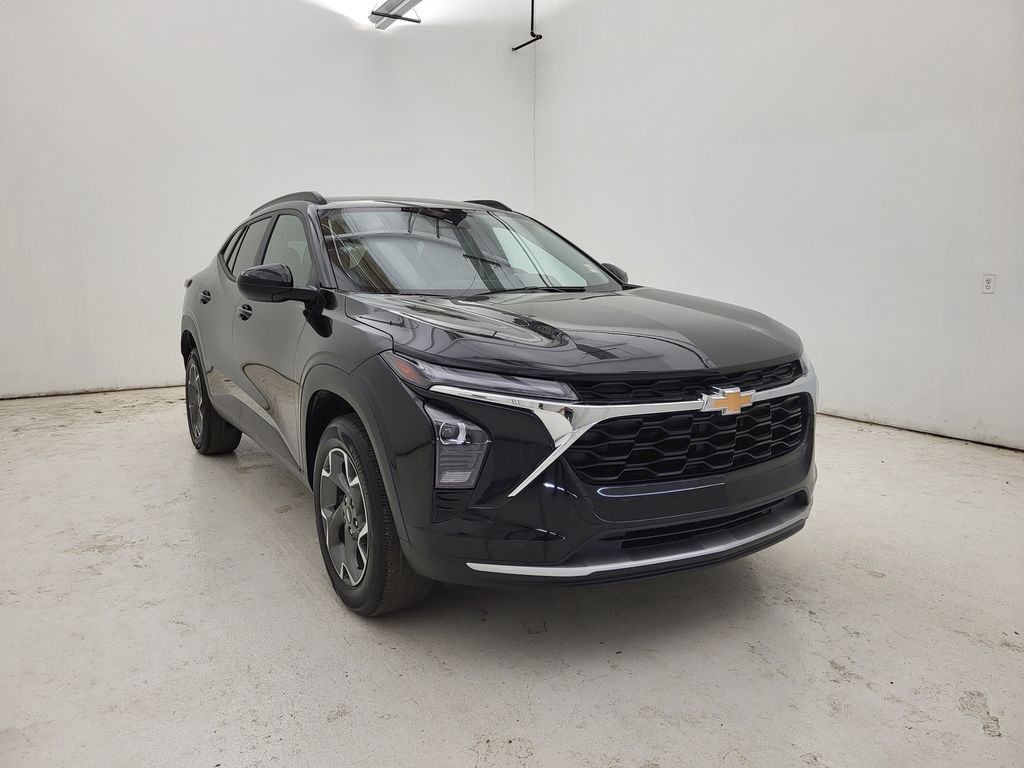 2024 Chevrolet Trax LT photo 8