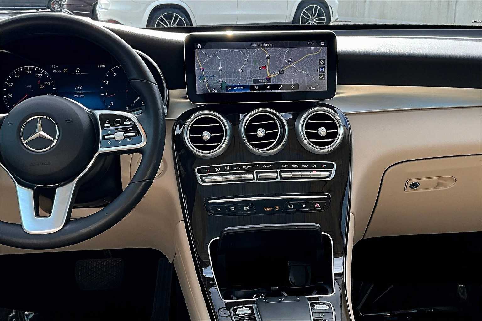 2022 Mercedes Benz GLC 300 photo 3