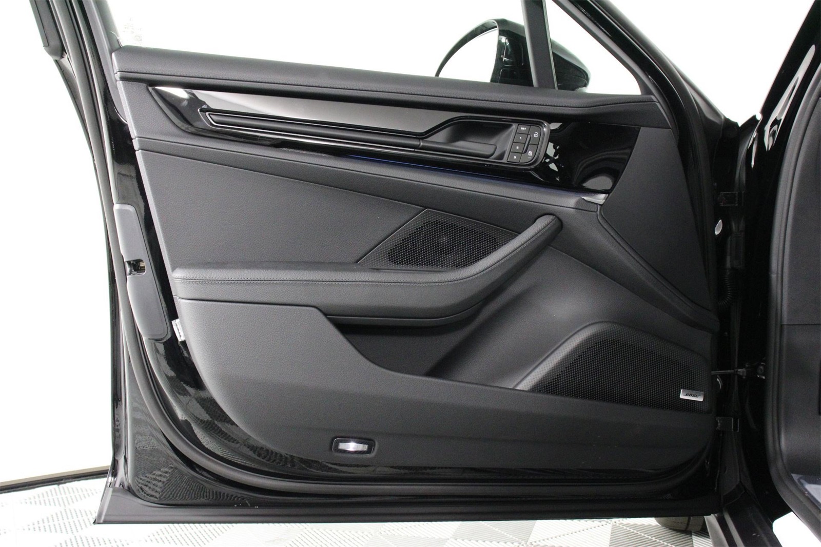 2025 Porsche Panamera 4 photo 20