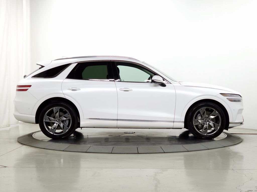 2024 Genesis Electrified GV70 Advanced photo 11