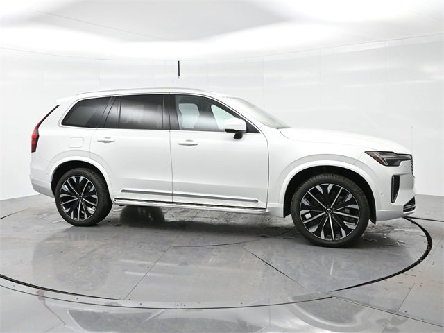 2025 Volvo XC90 Plus's photo