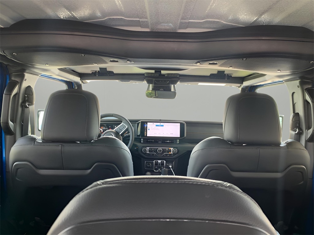 2025 Jeep Wrangler Sahara photo 21