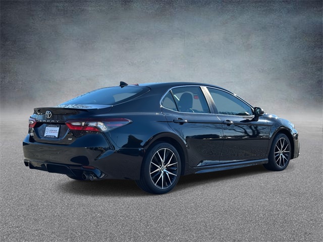 2022 Toyota Camry SE photo 2