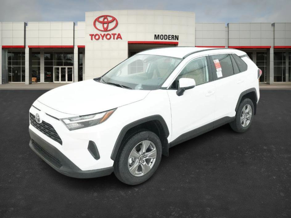 2025 Toyota RAV4 XLE's photo