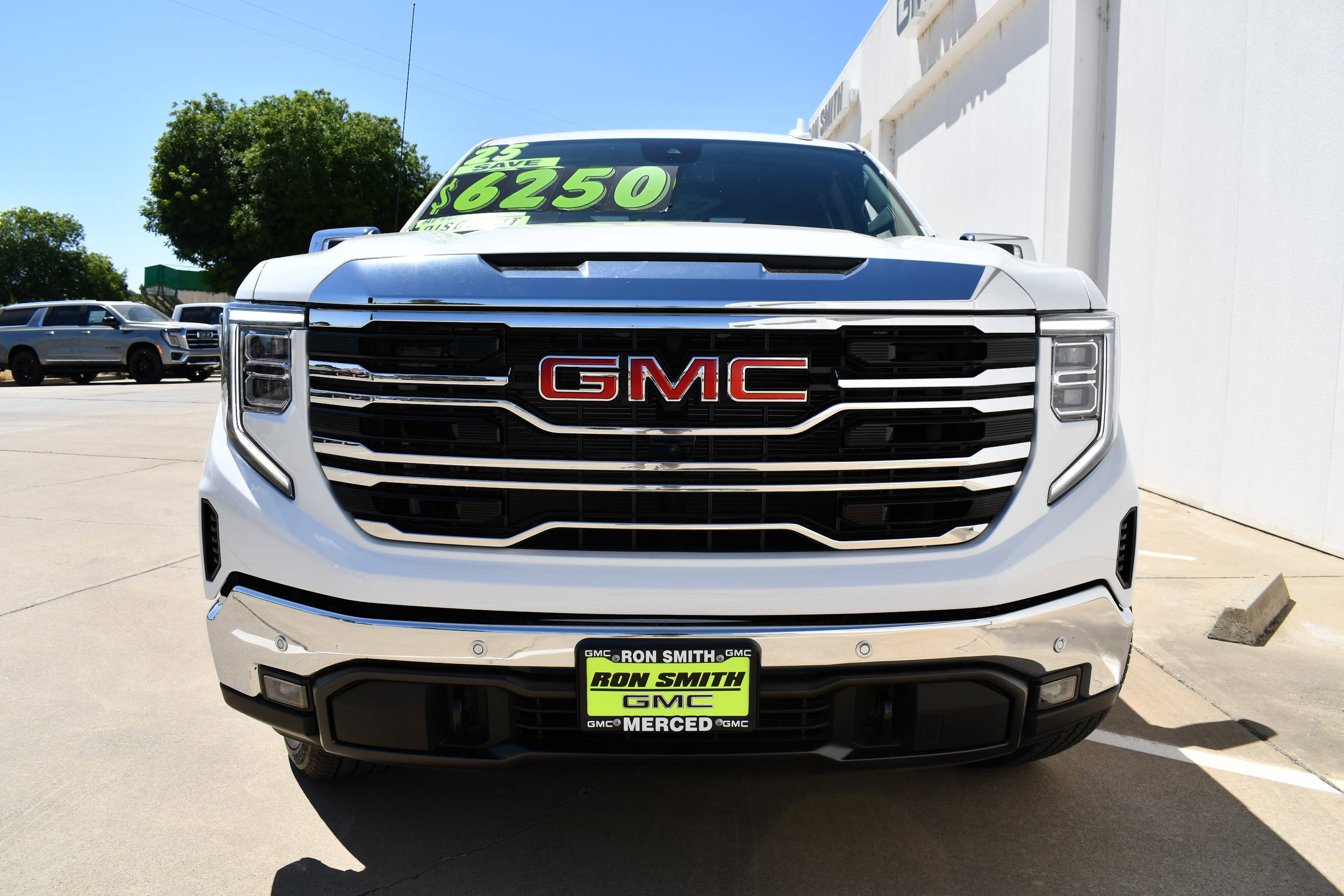 2025 Gmc Sierra 1500 SLT photo 4