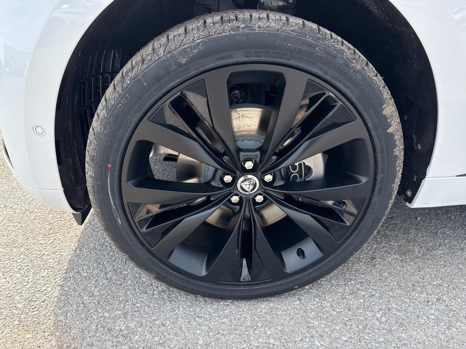 2026 Jaguar F-PACE P250 R-Dynamic S photo 3
