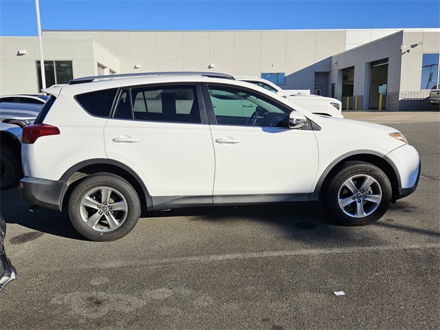 2015 Toyota RAV4 XLE photo 4