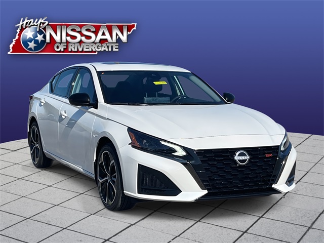 2025 Nissan Altima SR's photo