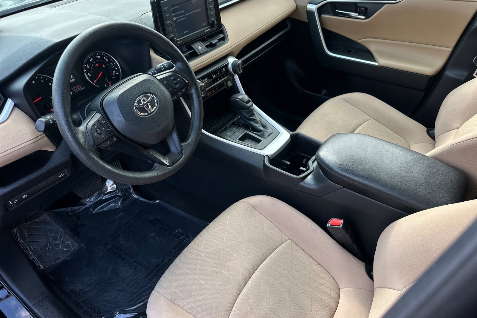 2022 Toyota RAV4 XLE photo 8