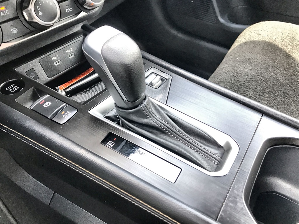 2025 Nissan Kicks SV photo 18