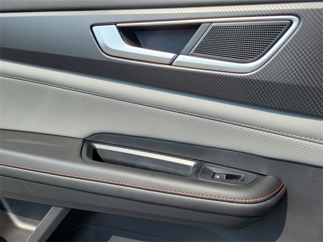 2025 Volkswagen Atlas Peak Edition SE photo 13