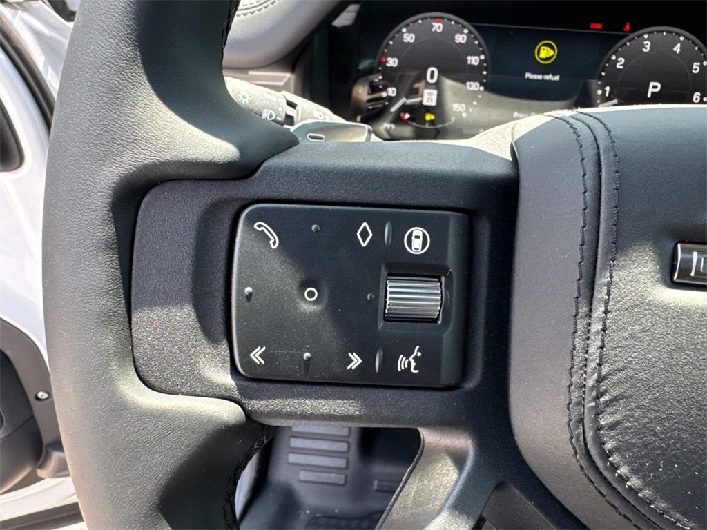 2025 Land Rover Defender 110 V8 photo 26
