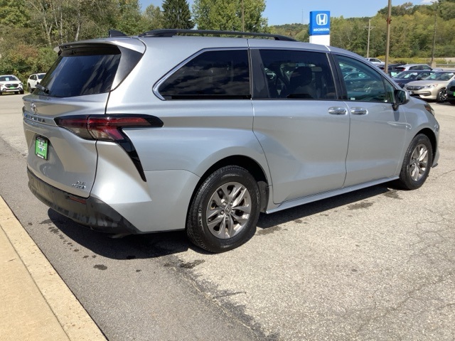 2024 Toyota Sienna XLE photo 4
