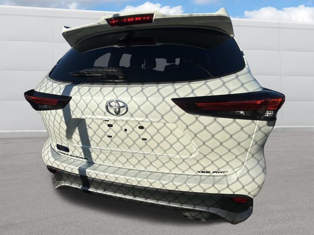 2024 Toyota Highlander XSE photo 4